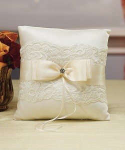 weddingringpillowfrenchlaceivory5003